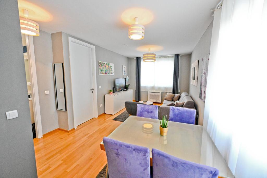 Posedenie v ubytovaní Apartman Zadar City inn 2 & FREE PRIVATE PARKING
