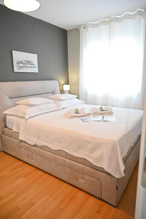 Posteľ alebo postele v izbe v ubytovaní Apartman Zadar City inn 2 & FREE PRIVATE PARKING