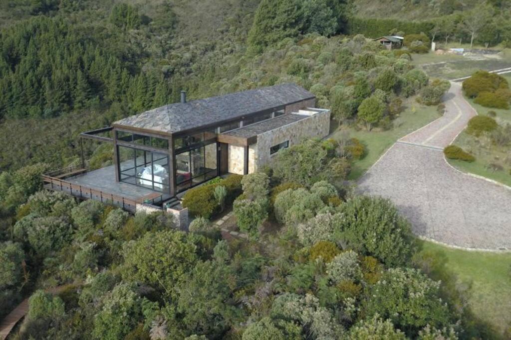 an overhead view of a house on top of a hill at Casa Pionono - Sopó in Guasca