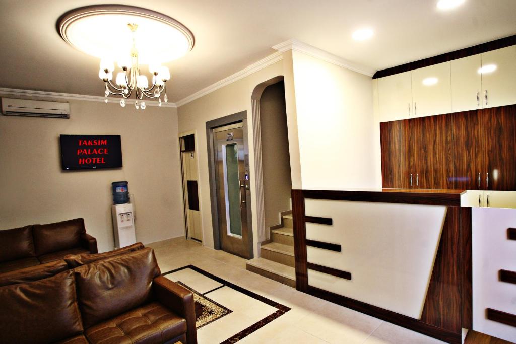 Posezení v ubytování Taksim Palace Hotel