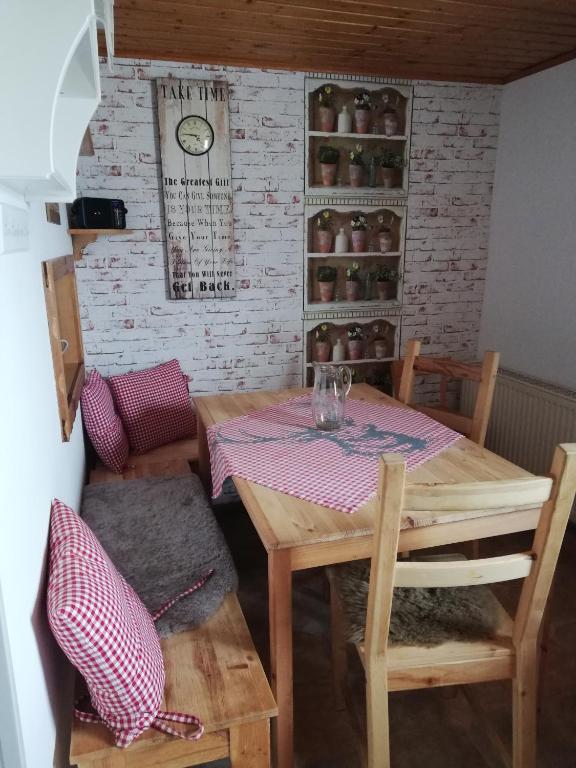 Posezení v ubytování Ferienwohnung Isis in Neufang