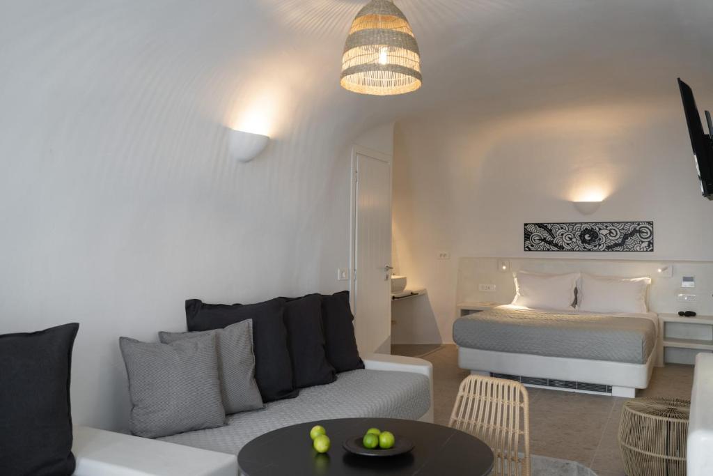 Posezení v ubytování Nisó Cave Suites
