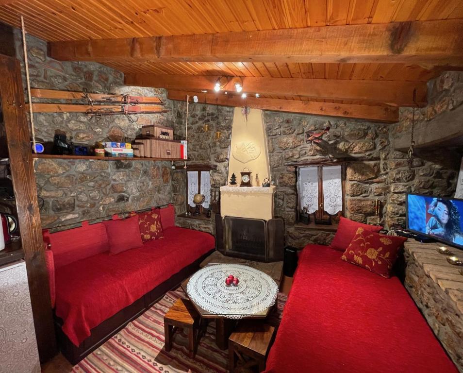 Agoriani Art Studio - Sweet little cottage, Λιλαία – Ενημερωμένες τιμές για  το 2024