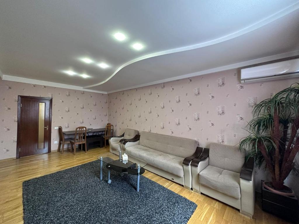 Nice Apartment on Koghbatsi Street