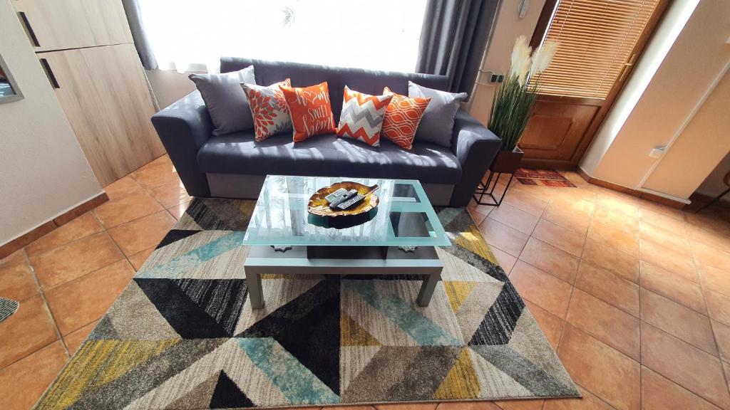 A seating area at ART STUDIO CENTER