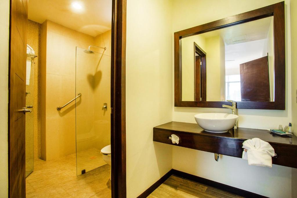 Koupelna v ubytování BLAZE Hotel & Suites Puerto Vallarta