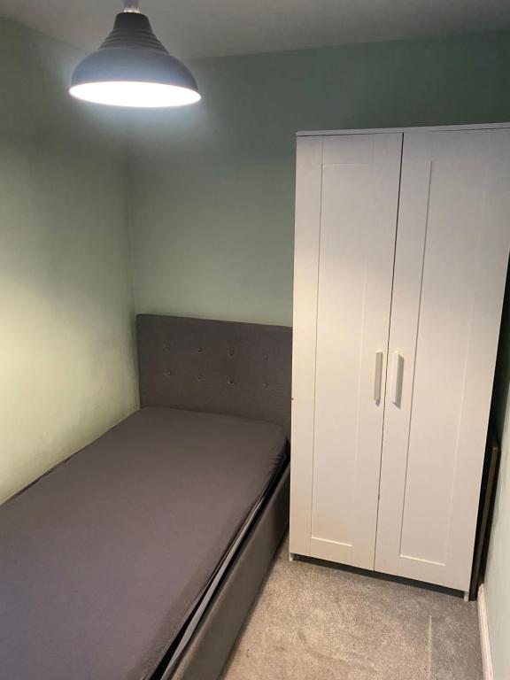 Nice cosy quiet, South Ockendon (updated prices 2024)