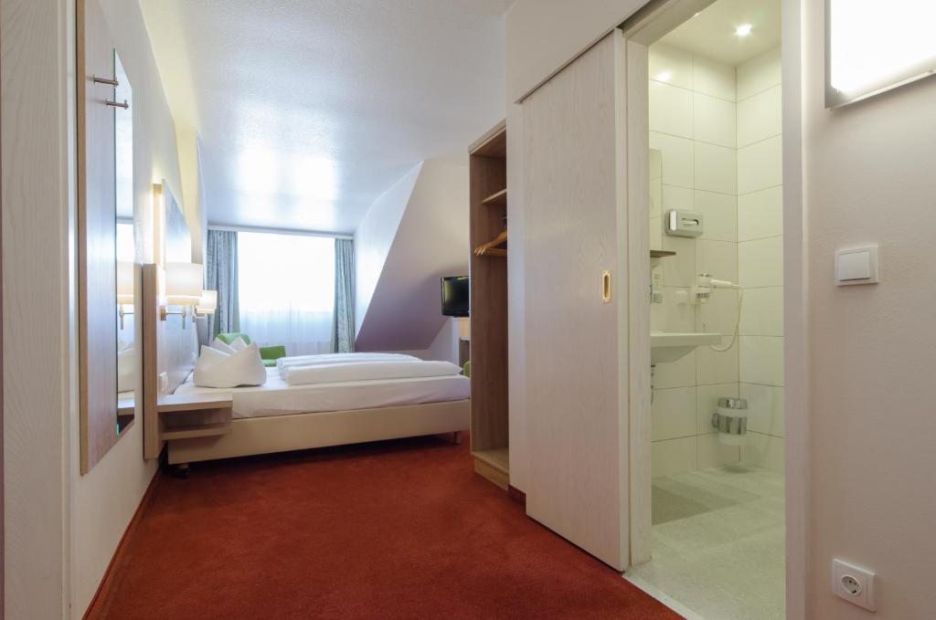 Garden Hotel - Resim 3