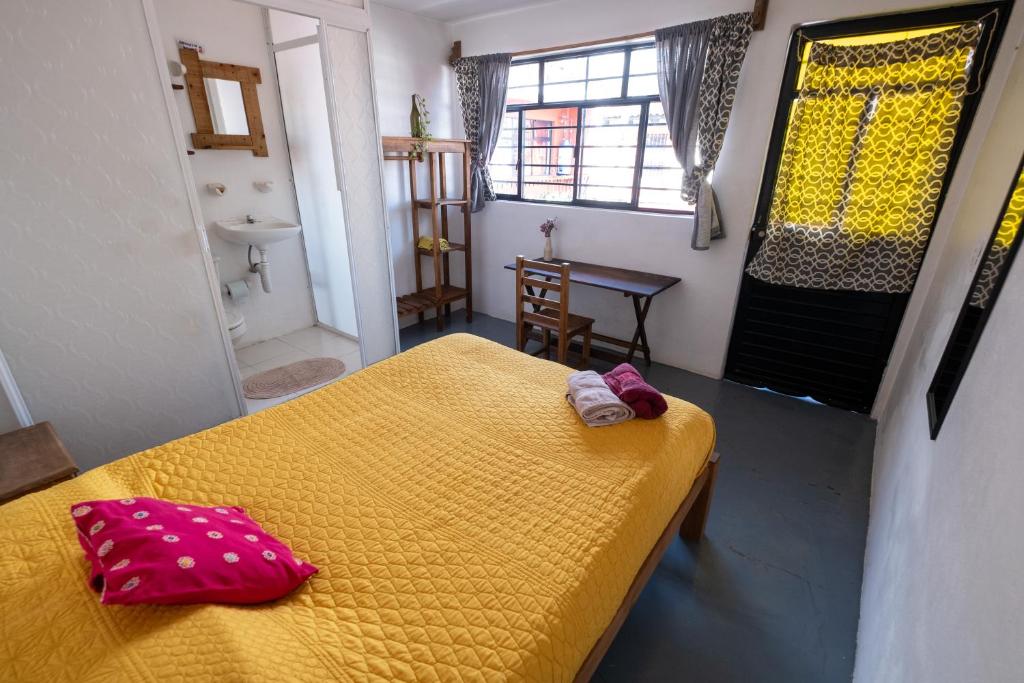 Casa Huipil - Double Room With Private Bathroom