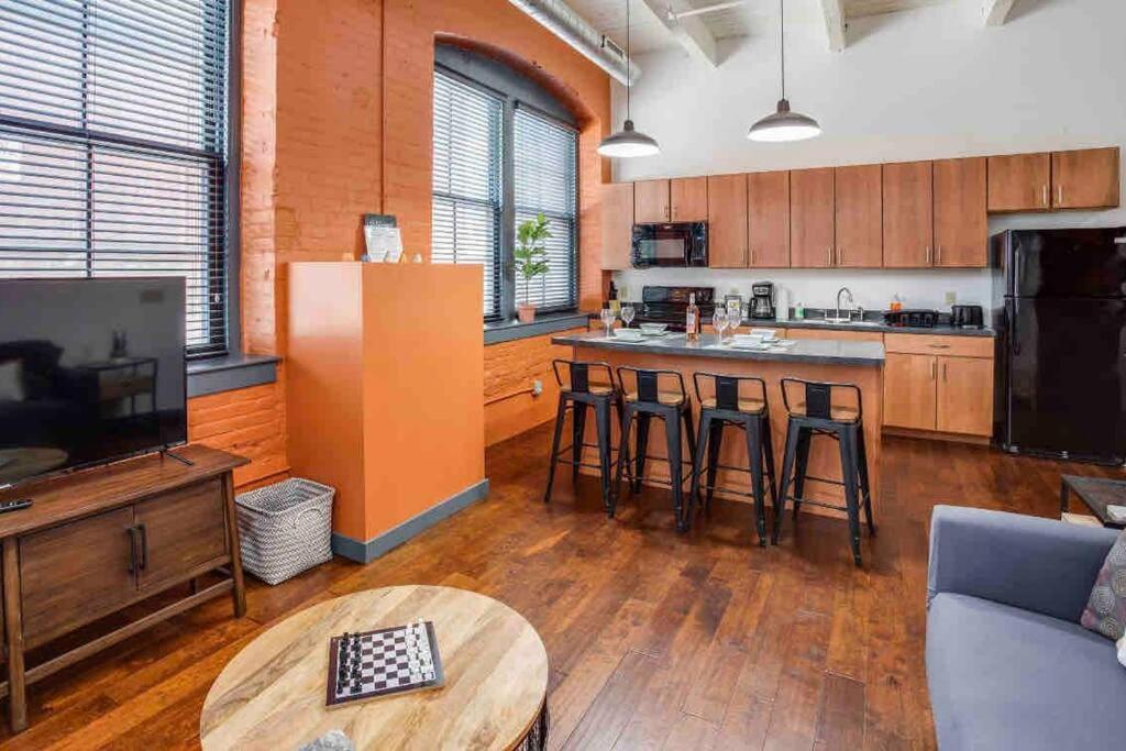 Kuchyň nebo kuchyňský kout v ubytování Modern Loft Style on Monroe by Dwtn & Park ave