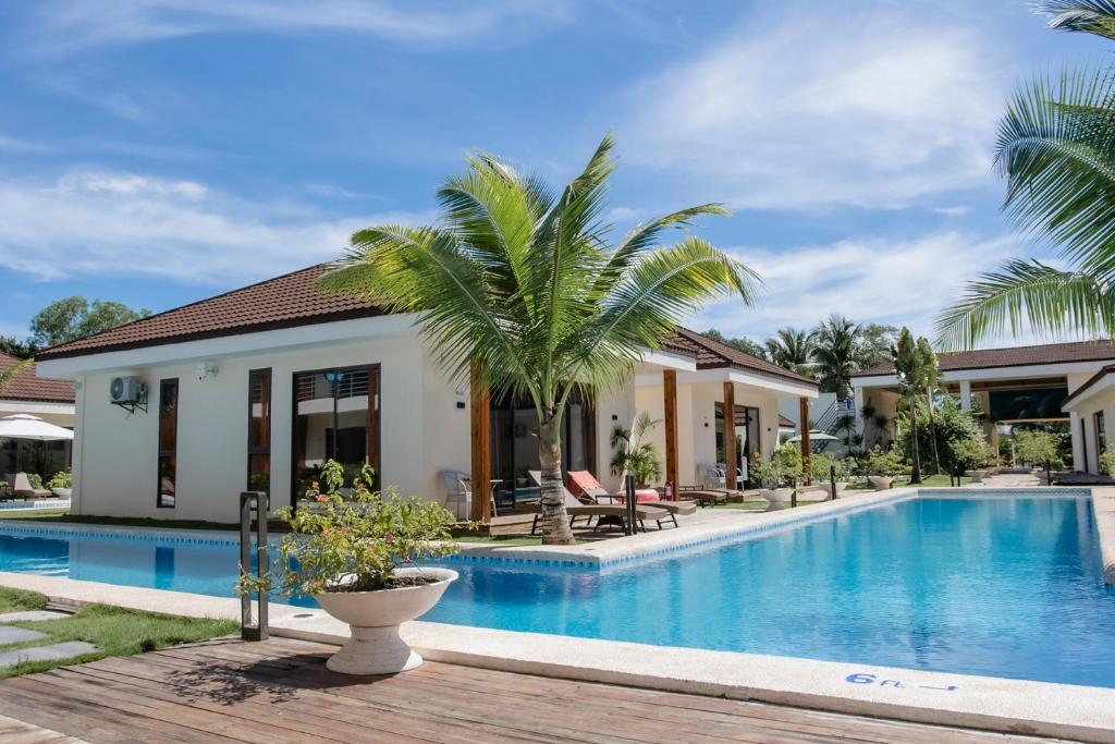 Bazén v ubytování Amphitrite Resort nebo v jeho okolí
