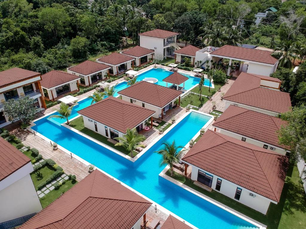 Bazén v ubytování Amphitrite Resort nebo v jeho okolí