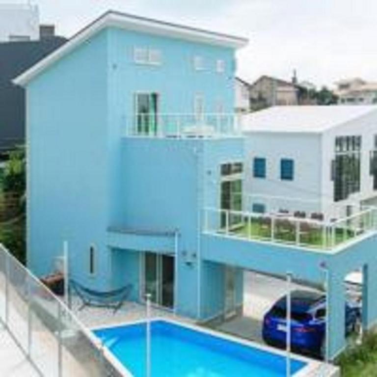 Bazén v ubytování Beachside base KURUWA nebo v jeho okolí