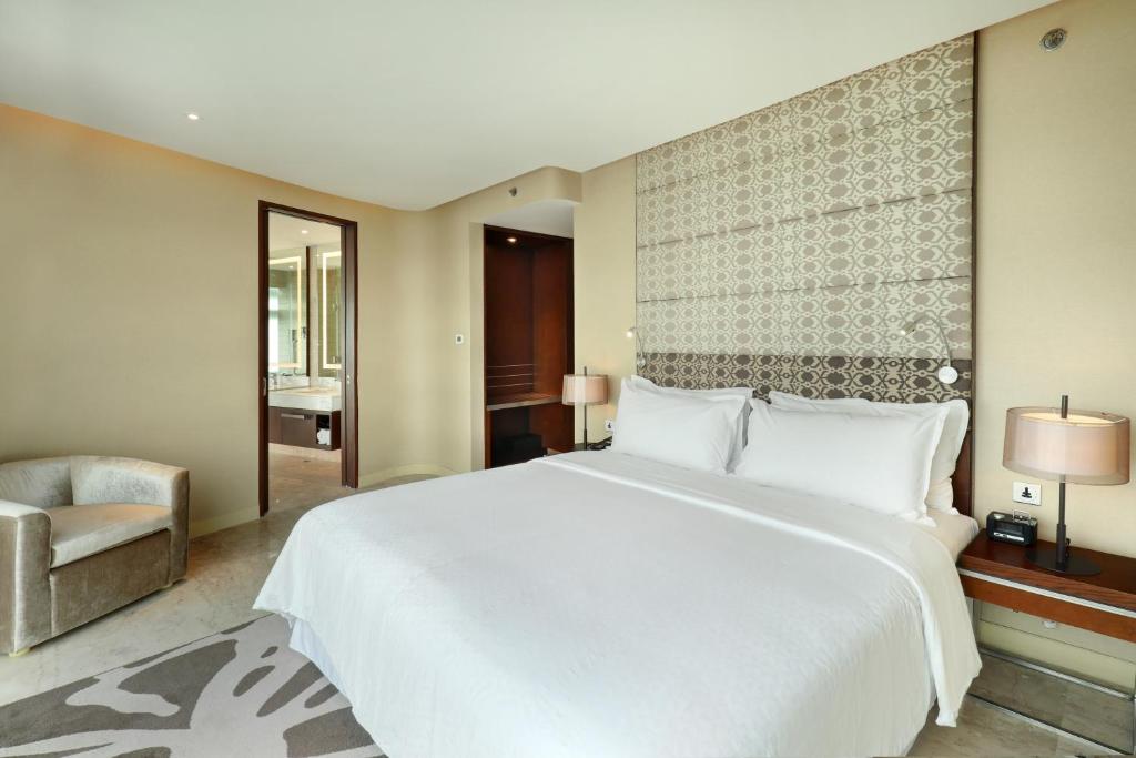 Crowne Plaza Dhaka Gulshan by IHG photo