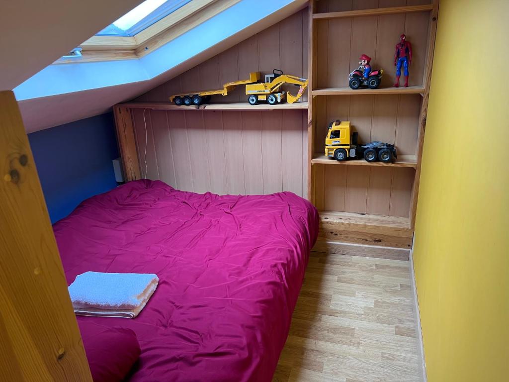 Posteľ alebo postele v izbe v ubytovaní Maison Climatisée 04 chambres Paris Disney CDG