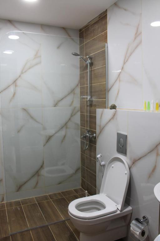 Koupelna v ubytování Samarah Dead Sea Resort Apartment with Sea View FP4 Traveler Award 2025 Winner Thursday, Friday & Saturday Groups consisting solely of male guests are not permitted