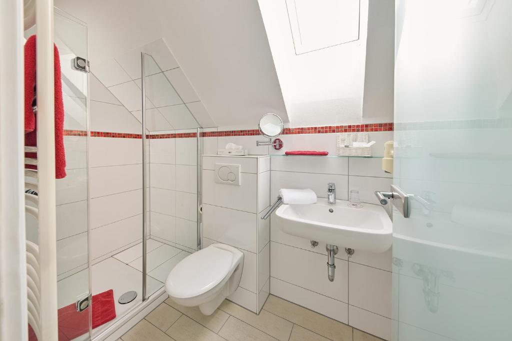 Koupelna v ubytování Hotel Garni Dorfkammer