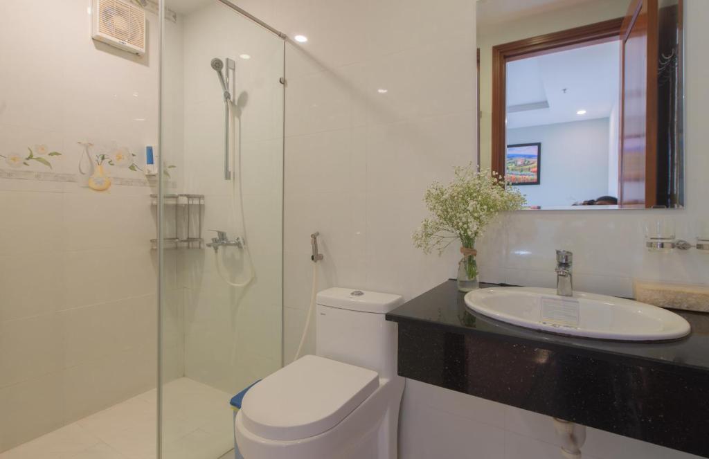 Phòng tắm tại Canary Nha Trang Hotel