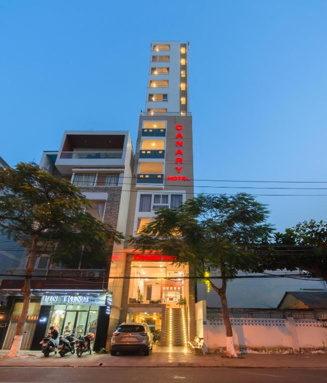 Tòa nhà nơi khách sạn tọa lạc