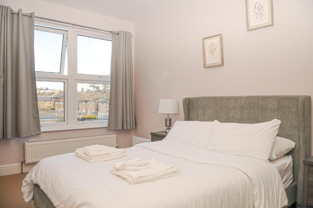 Luxury 5 Star London Apartment - Parking, Garden, nr Greater London Metro Stations - 两居室公寓