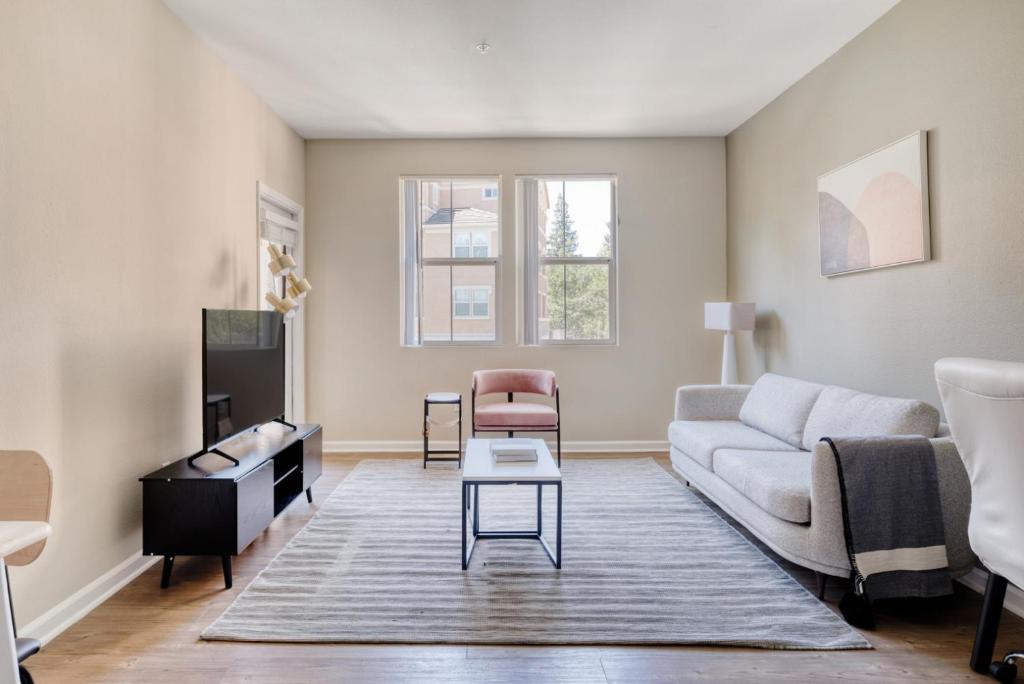 Pleasant Hill Bart Apartments