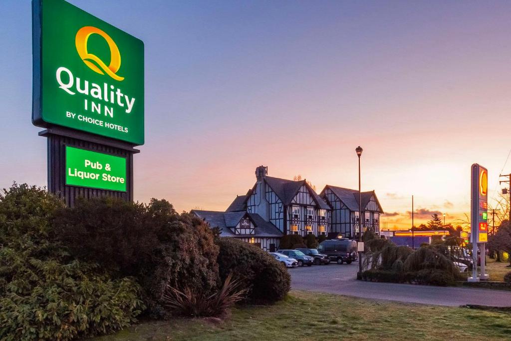 Quality Inn Waddling Dog tesisinde sergilenen bir sertifika, ödül, işaret veya başka bir belge