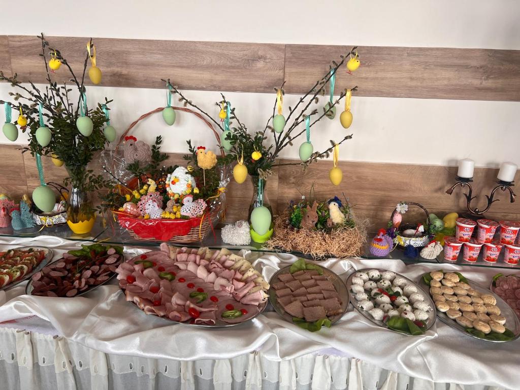 Jedlo v ubytovaní bed & breakfast alebo blízkom okolí