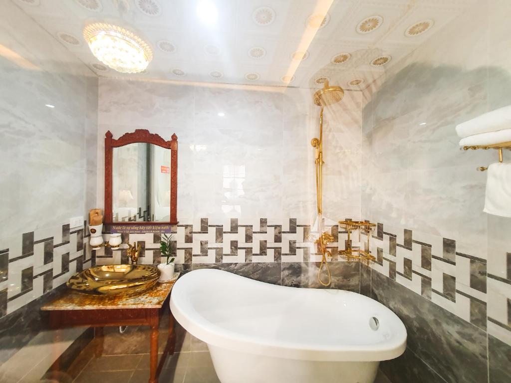 Thành Long Hotel Ha Long - 豪华室