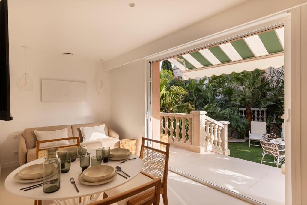 Balkón nebo terasa v ubytování Maison Carla Rosa Cannes