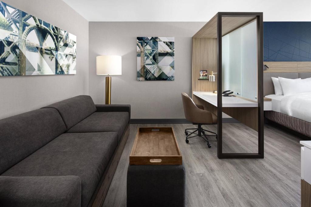 SpringHill Suites by Marriott East Rutherford Meadowlands Carlstadt - King Suite Con Cama Con Troncle