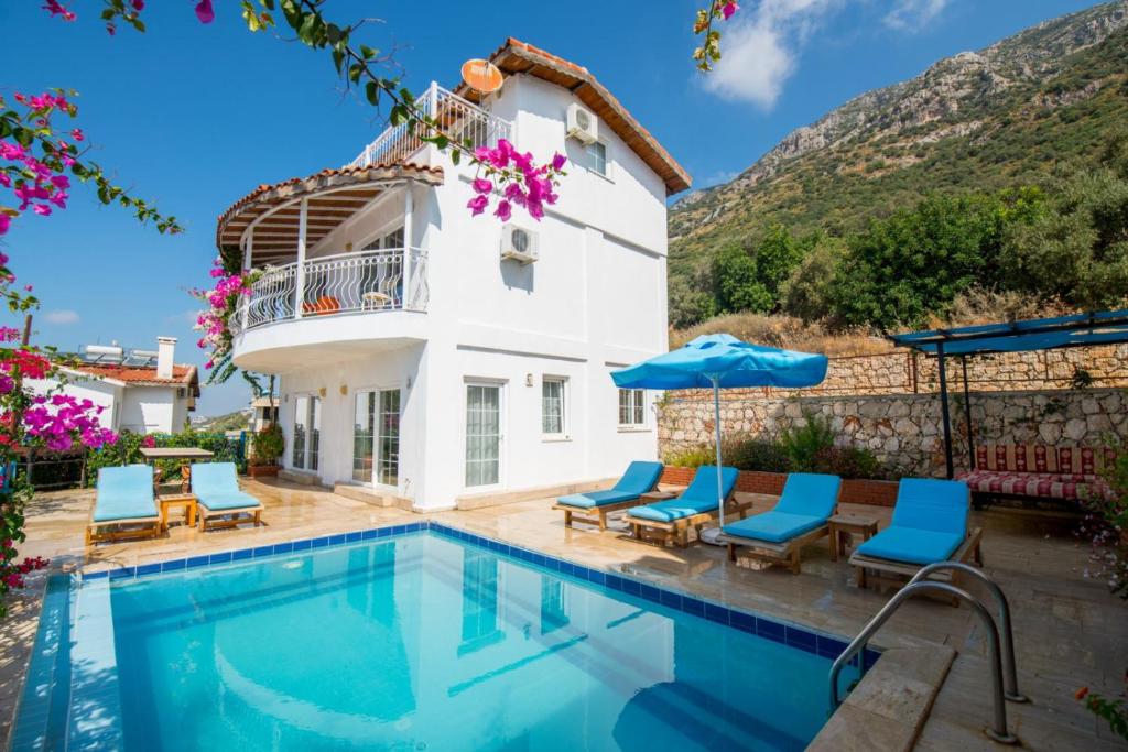 Private Pool Sea View Villa for 6 People in Antalya, Kaş – AWZ 132