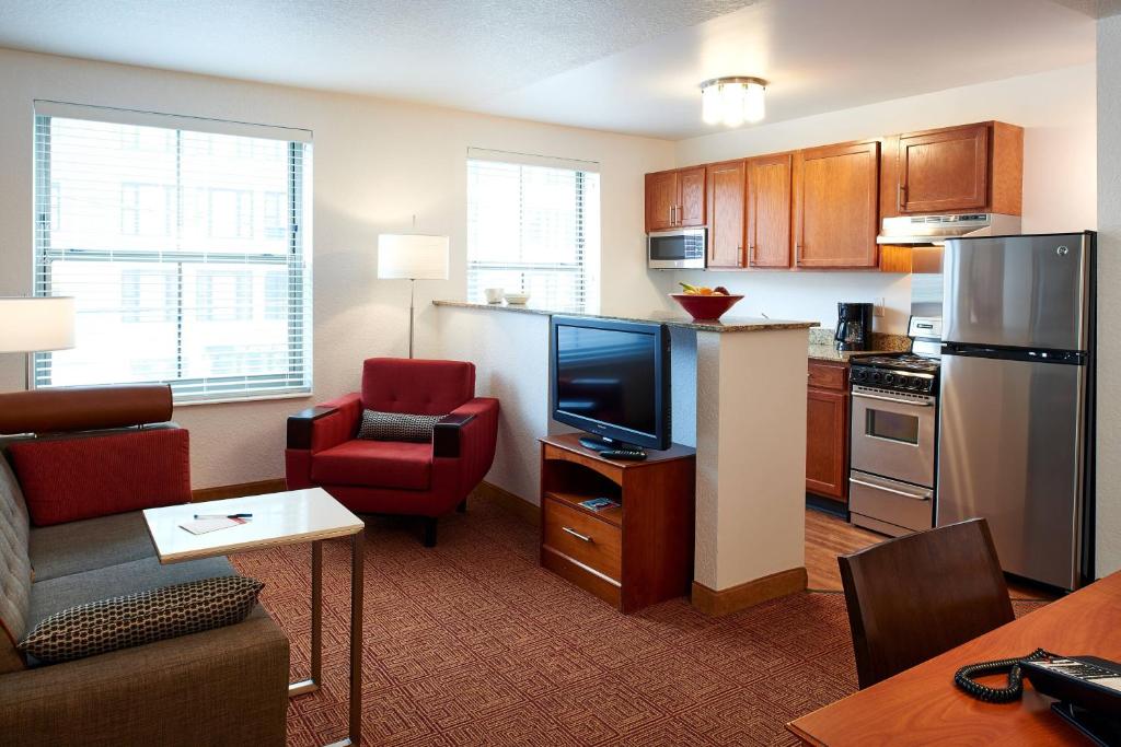 TownePlace Suites by Marriott Minneapolis Downtown/North Loop photo