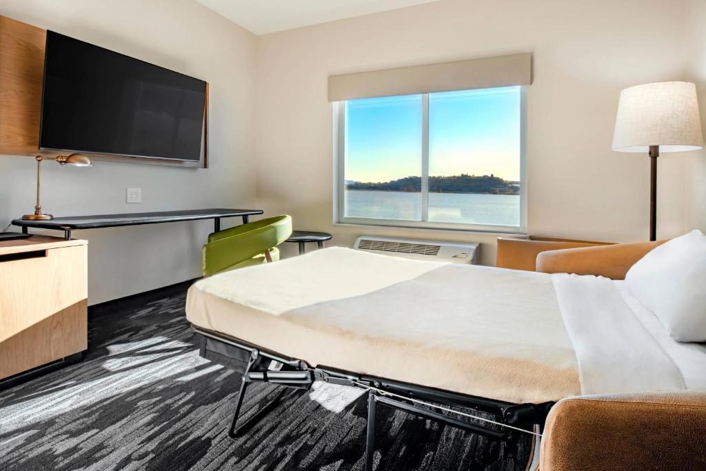 Fairfield Inn & Suites by Marriott Klamath Falls - King Suite Con 1 Cama King Y Sofá