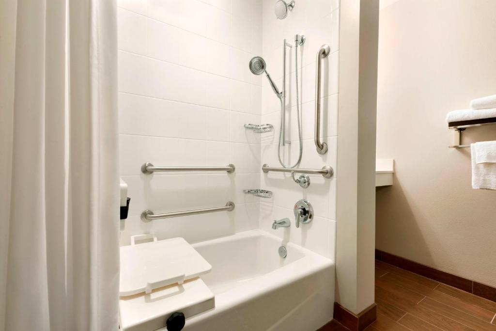 TownePlace Suites by Marriott Pittsburgh Airport/Robinson Township - Estudio King Con Sofá Cama