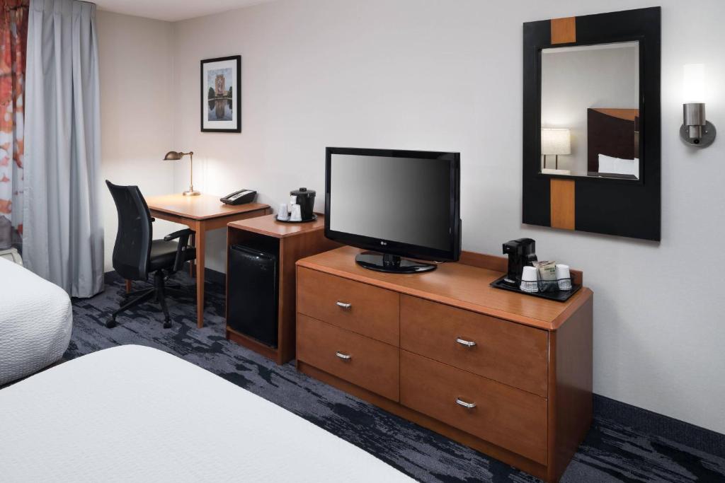 Fairfield Inn & Suites South Bend at Notre Dame - Queen Room Met Twee Queensize Bedden