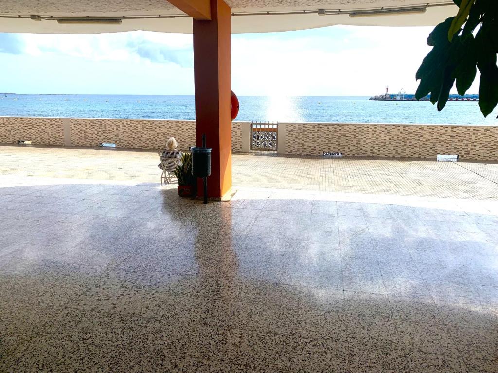 Apartamentos First Line Playa Los Cristianos Beachfront Ocean View en Los Cristianos, Tenerife