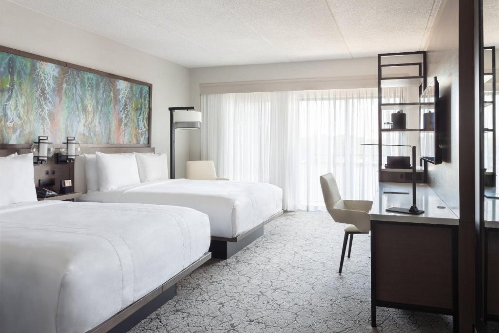 Marriott Savannah Riverfront - 