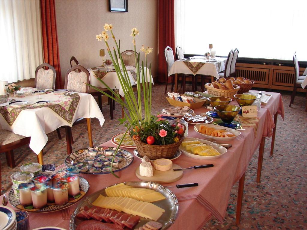 Jídlo v hotelu nebo okolí