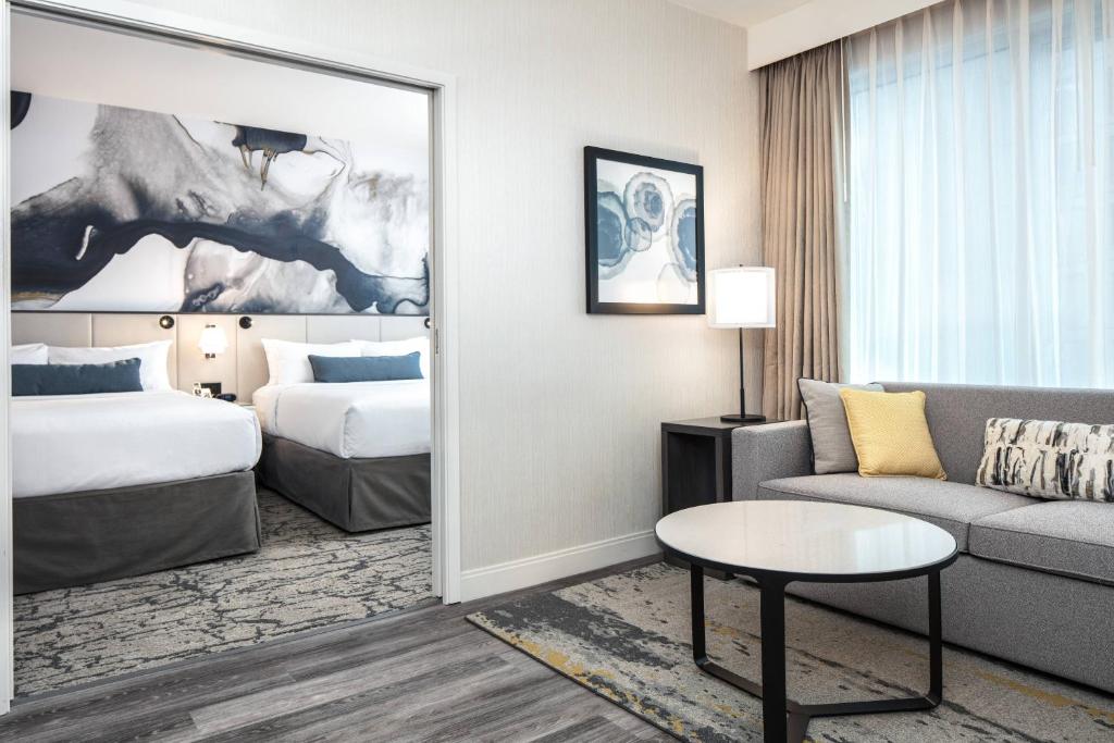Delta Hotels by Marriott Vancouver Downtown Suites - Resim 21