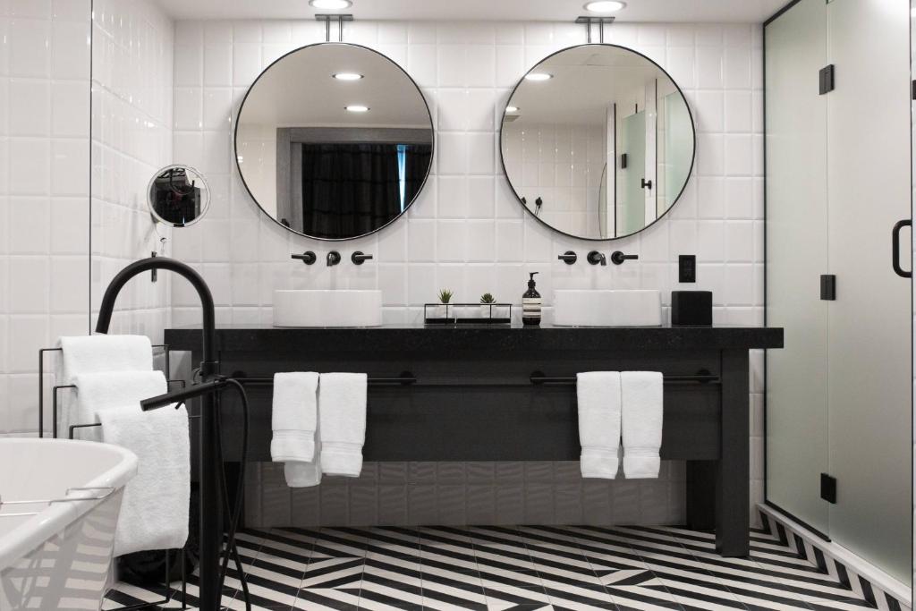 Delta Hotels by Marriott Vancouver Downtown Suites - Resim 35