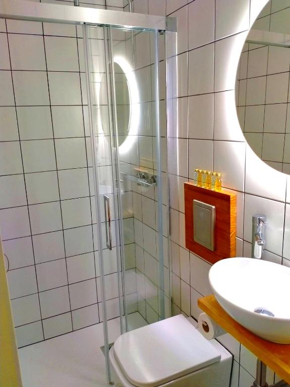 A bathroom at Hostal Mafer