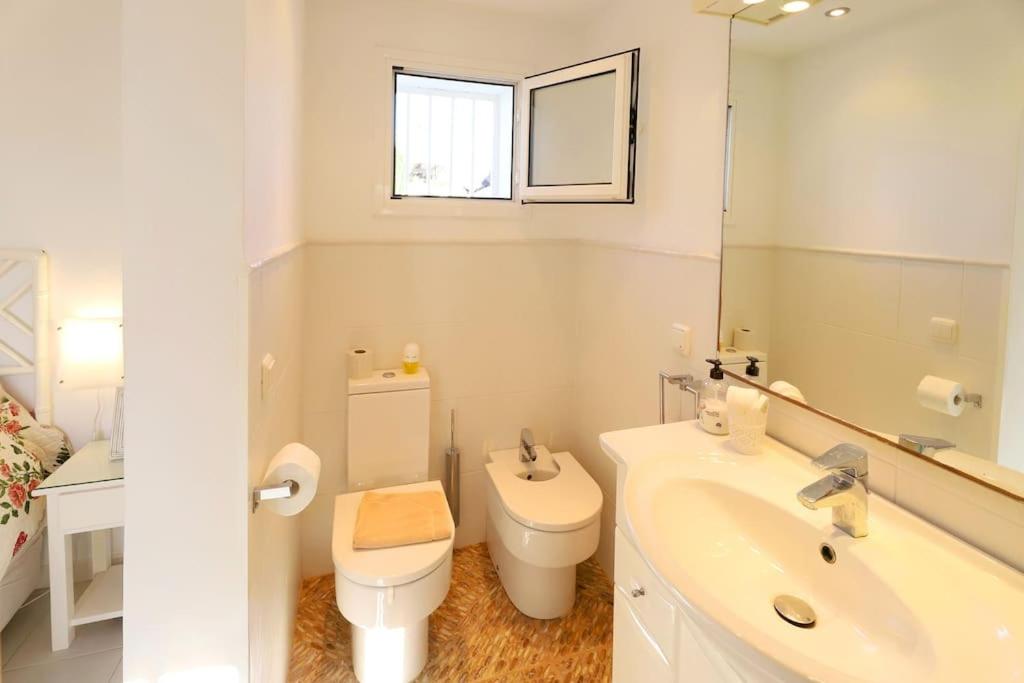 Kúpeľňa v ubytovaní Jazmin, 3 bed in Los Mojones