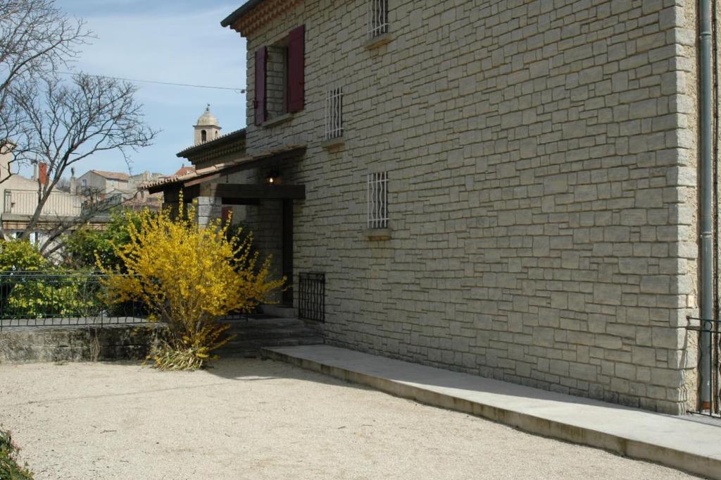 Zdjęcie z galerii obiektu CLOS DU VILLAGE w mieście Mormoiron