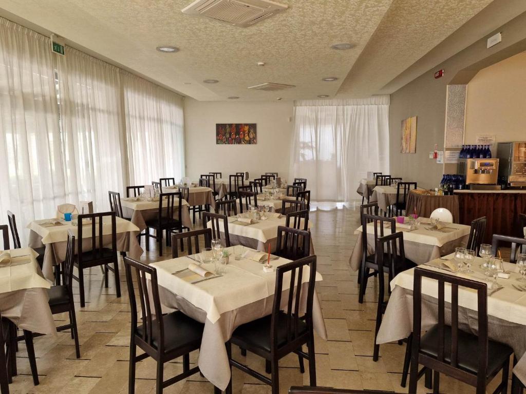 En restaurant eller et andet spisested på Hotel Cristoforo Colombo