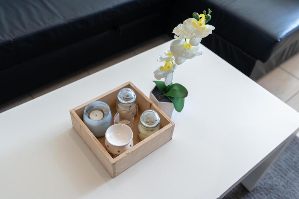 Ảnh trong thư viện ảnh của White Sage - Luxurious Studio in JLT With City Skyline View ở Dubai