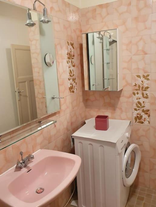 Zdjęcie z galerii obiektu maison avec jardin dans jolie cité proche océan w mieście Pons