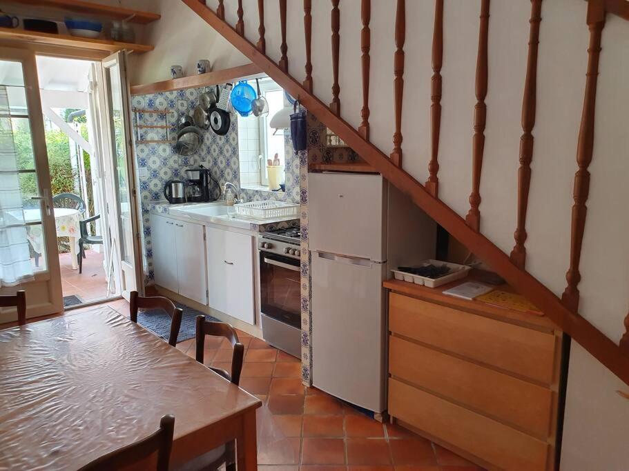 Zdjęcie z galerii obiektu maison avec jardin dans jolie cité proche océan w mieście Pons