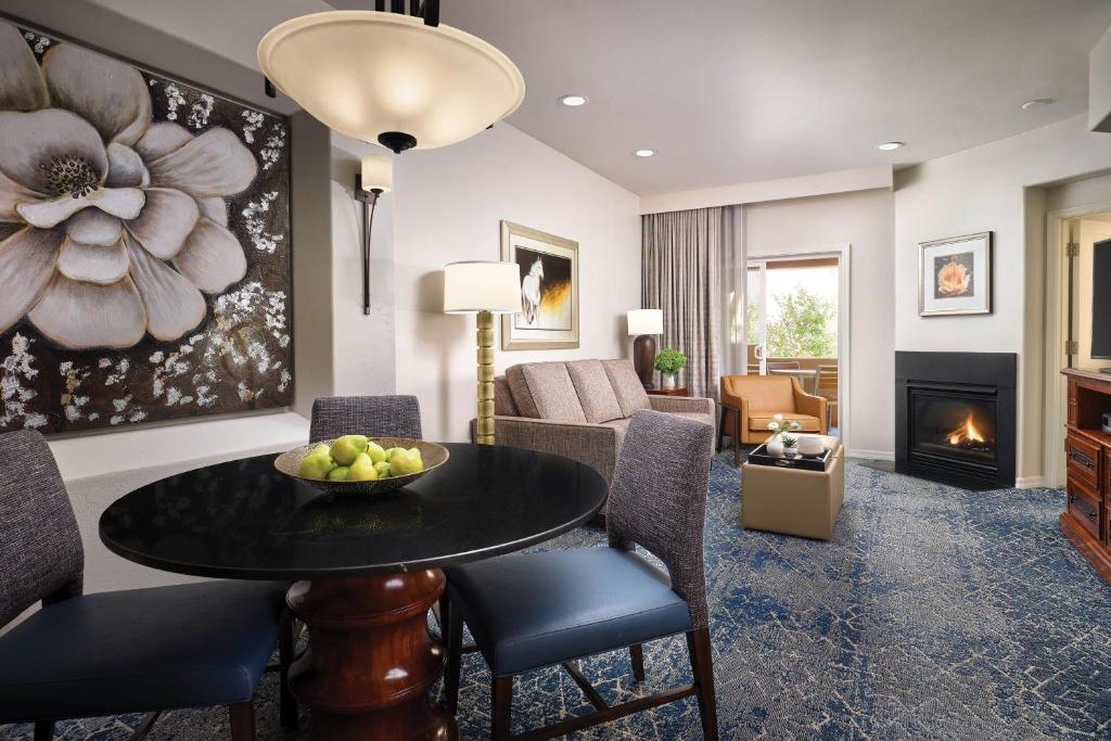 Posezení v ubytování Sheraton Desert Oasis Villas, Scottsdale