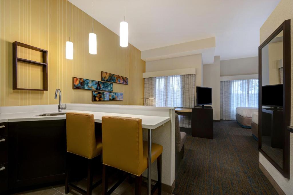 TV a/nebo společenská místnost v ubytování Residence Inn by Marriott Pullman