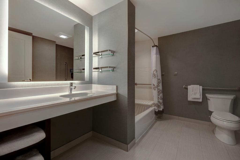 Koupelna v ubytování Residence Inn by Marriott Pullman